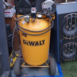 DeWalt 30 Gal Compressor 