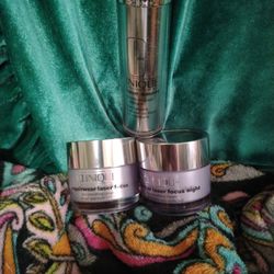 Clinique Bundle}}  The Proceeds Will Go To My Cost Of Having My Dog Spayed