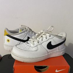 Kids Nike Shoes Size. 10c