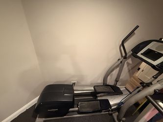 2010 NordicTrack CX 1055 Elliptical Works Well 201-500 Rides Brand 400 - Oak Brook, IL