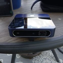 ZTE Spro SMART Projector 