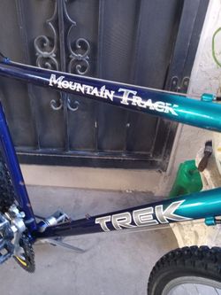 BIKE TREK MOUNTAIN TRACK TIRES SIZE 26 READY FOR RIDE 