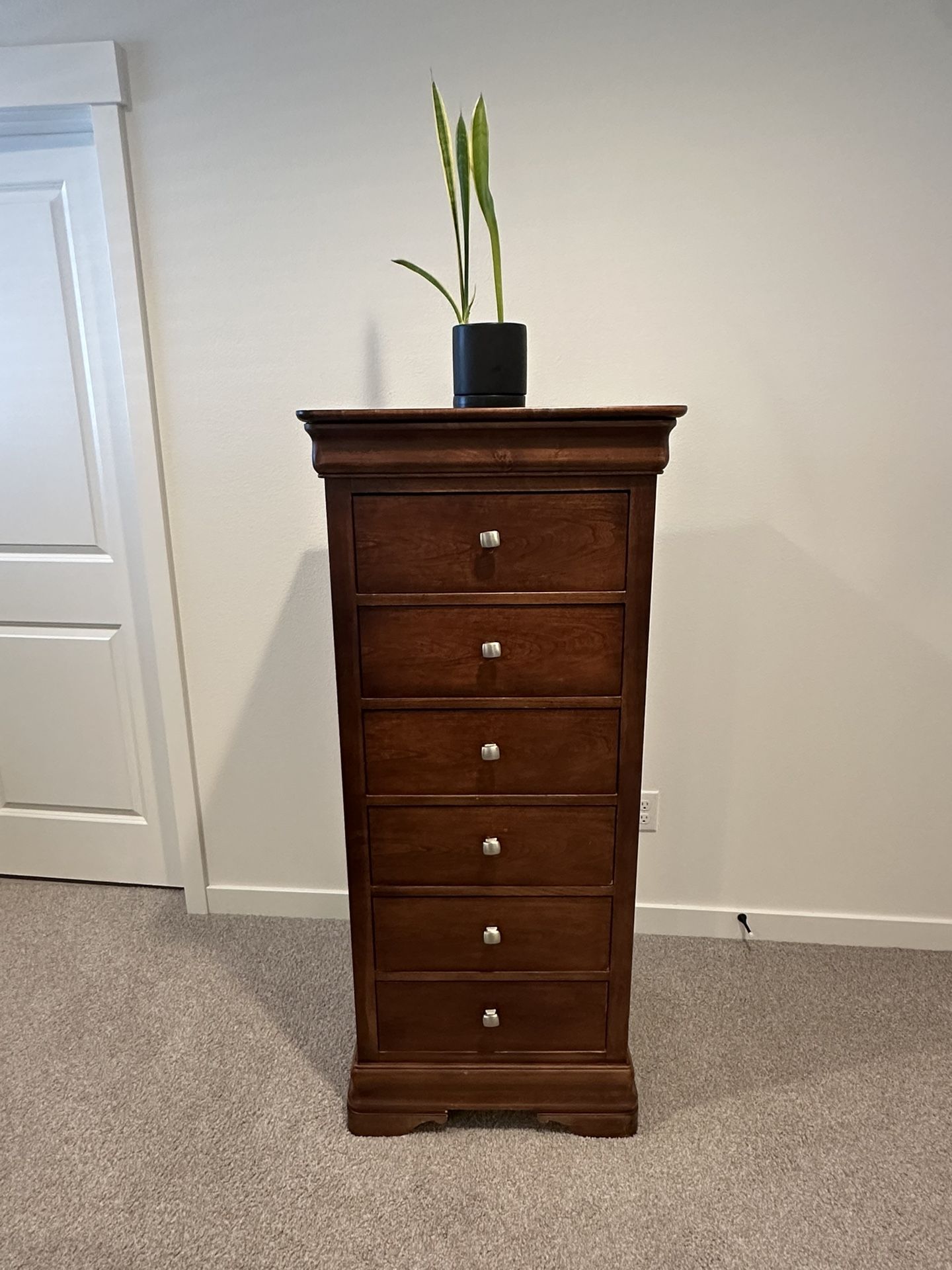 Solid Wood 6 Drawer Dresser