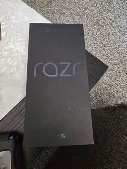 2025 razor flip phone.
