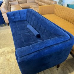 Kano Sofa (Large - Dark Blue Boucle With Metal Feet)