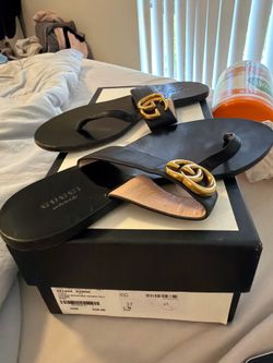 Size 37 Gucci sandal $350