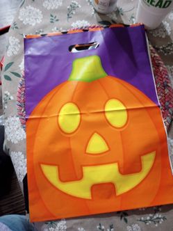 8 Halloween bags