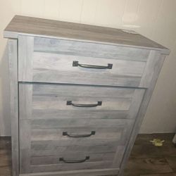 Better Homes & Gardens Modern Farmhouse 4-Drawer Chest