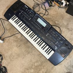 ROLAND EM-2000 CREATIVE KEYBOARD PROGRAMMABLE POLYPHONIC SYNTHESIZER