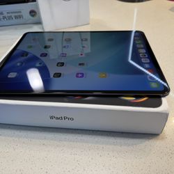 IPAD PRO 13 M4 Cellular unlocked 256gb