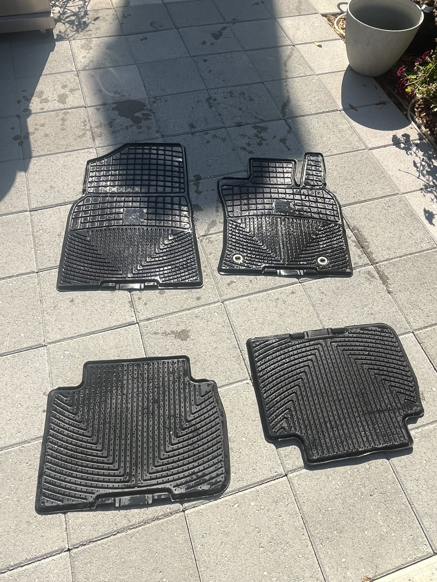 2019 Toyota Camry Weathertech / Weather Tech Floor Mats