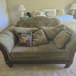 Free Couch 