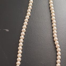 EYEGLASSES BLACK ROSE PEARL NECKLACE 