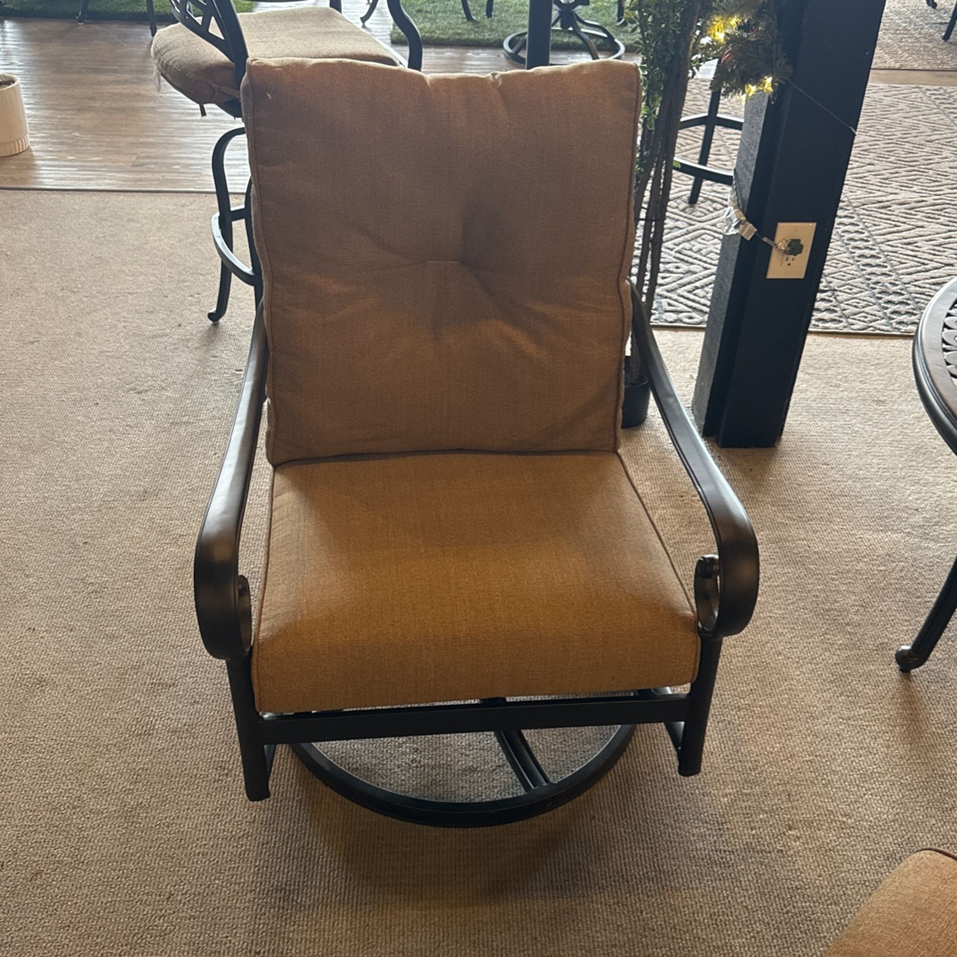 Club Chair With Cushion
