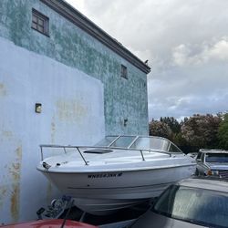 Bayliner with Trailer