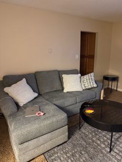 Sectional Sofa with Reversible Chaise
