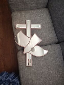 Bonita Cruz con la Paloma del ESPIRITU SANTO, $15