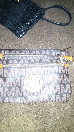 Michael Kors wristlet and black Michael kors shoulder purse