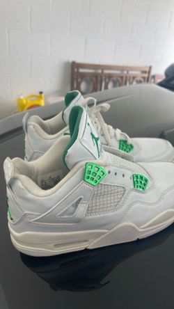 Basketball shoes