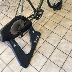 Tacx Neo Smart Trainer T2800 - Works Great