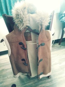 Very nice women's Levi suede vest