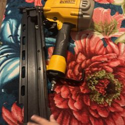 Pressure nail gun DeWalt