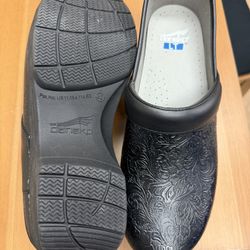 Dansko LT Size 42