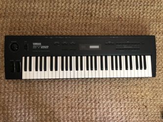 Yamaha Synthesizer SY22 