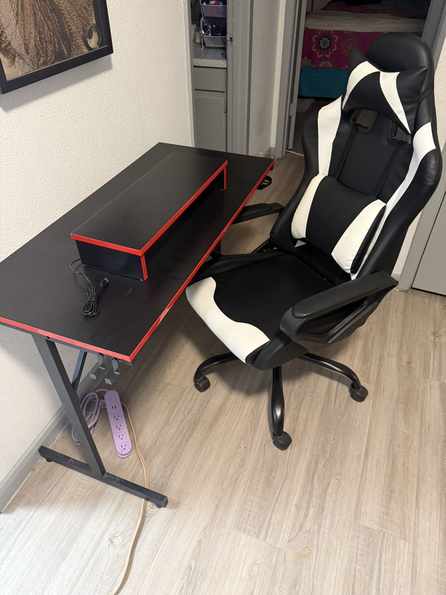 Gaming Lighted desk and chair