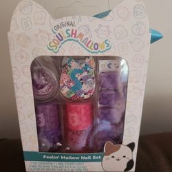 SQUISHMALLOWS FEELIN MALLOW NAIL SET