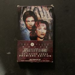 The X Files TOPPS Master Visions Collector Card Set