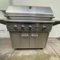 Delta Heat 38-Inch 3-Burner Gas Grill with Sear Zone on Cart