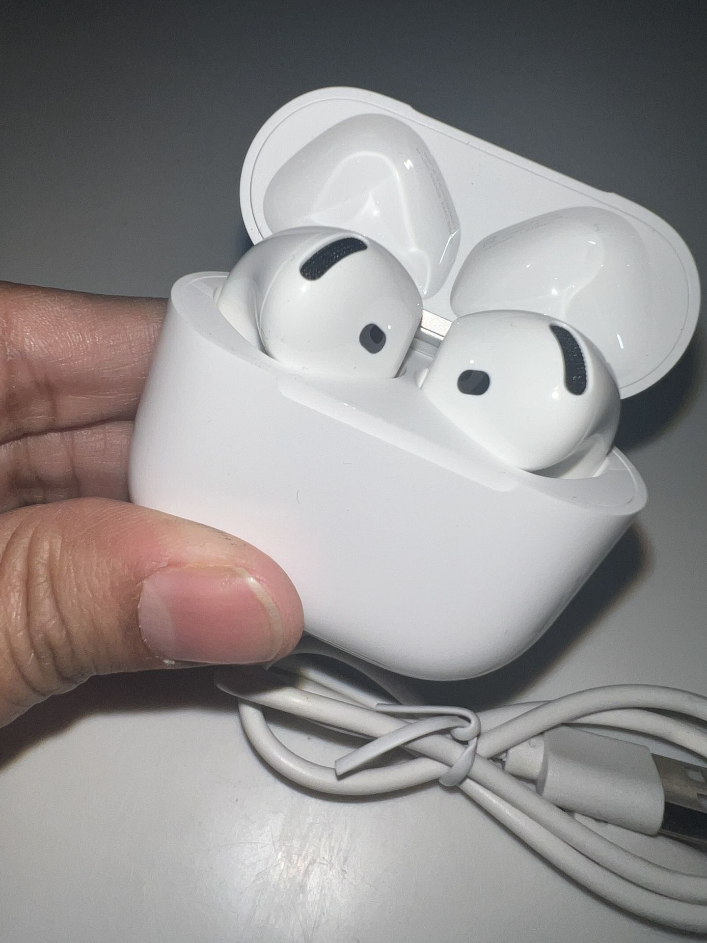 Apple AirPods 4