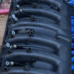 BMW E46 And E60 545/550i Intake Manifolds OEM. 