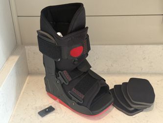 ProCare XcelTrax Air Ankle Walker Brace/Walking Boot, Small