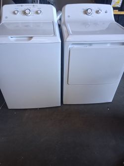 Set of GE top load washer large capacity and gas dryer fully functional