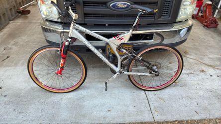 Specialized Stump Jumper bicycle