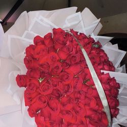 Bouquet of 100 natural flowers💐 For This Valentine ♥️