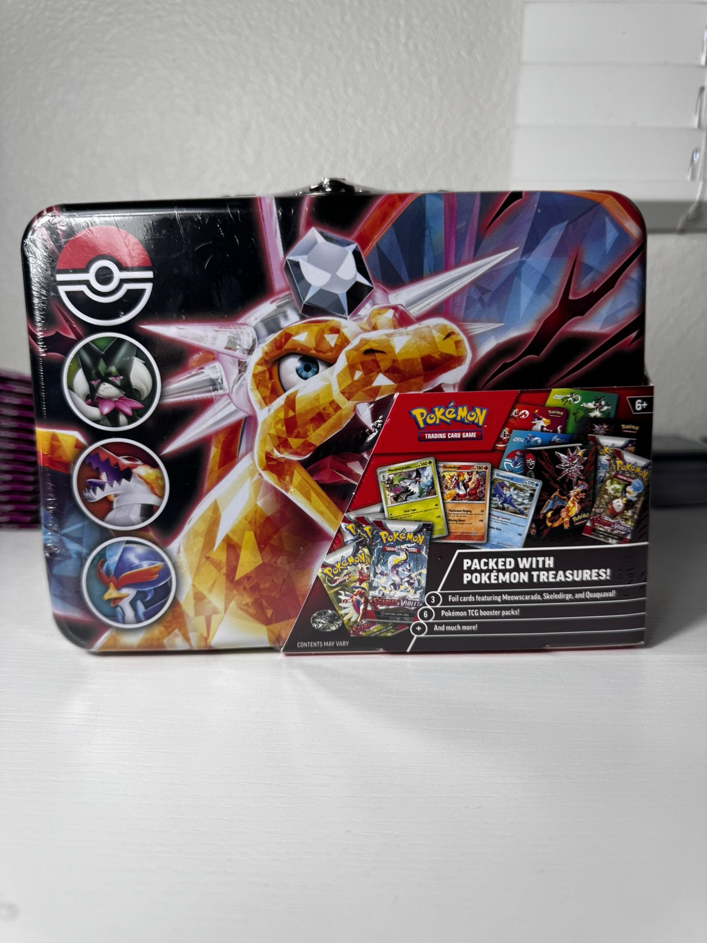 Charizard Collectors Chest Pokemon Cards