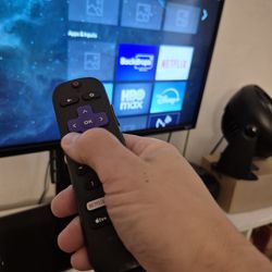 TCL ROKU TV 32" Very Good Condition