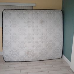 King Size Mattress Excellent Condition Sealy Premium One Hundred And Twenty 