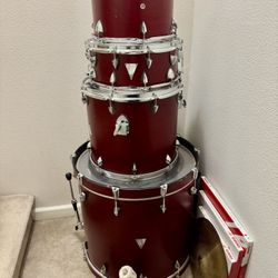 Drum Kit With Hardware & accessories
