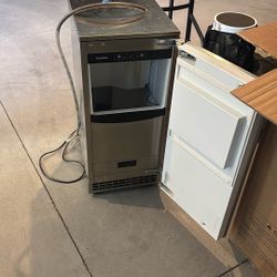 Scotsman Nugget Ice Machine With Drain Pump 