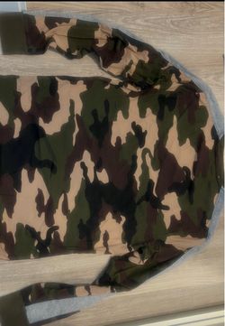 EXPRESS brand long sleeve Camo