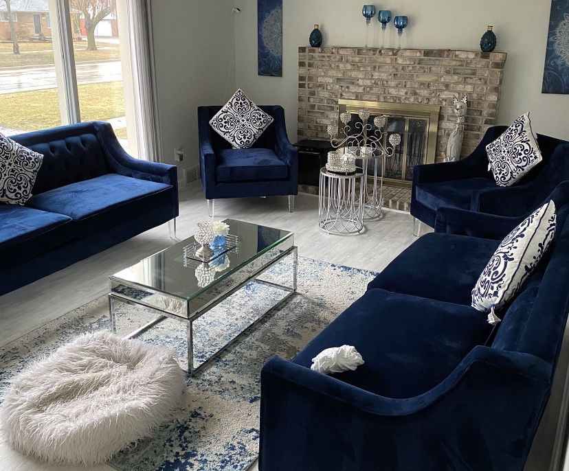 Loving Room Complete Set. Two Sofa, Two Chairs, Pillows, Tables, Wall Accessories, Console, Mirror, Room Accessories, Corner Light And A Rug.