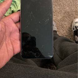 I Phone 6 Plus Cracked 
