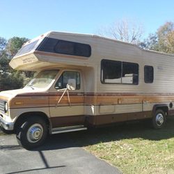 Camper / driving rv