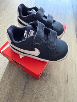 Nike court royale