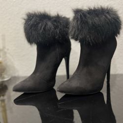 Black Suede With Fur Heeled Boots Booties Size 7 Women 