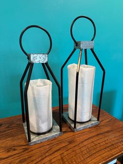 Set of 2 Metal Decorative Lanterns